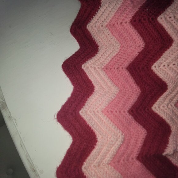 Handmade Crochet Afghan Throw Lap Blanket Zig Zag Ripple Pattern Chevron - Picture 8 of 11